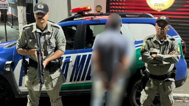 Motorista embriagado invade empresa após avançar cancela e é preso em flagrante em Ipameri