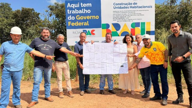 Prefeito de Corumbaíba assina ordem de serviço para construção de 45 casas populares