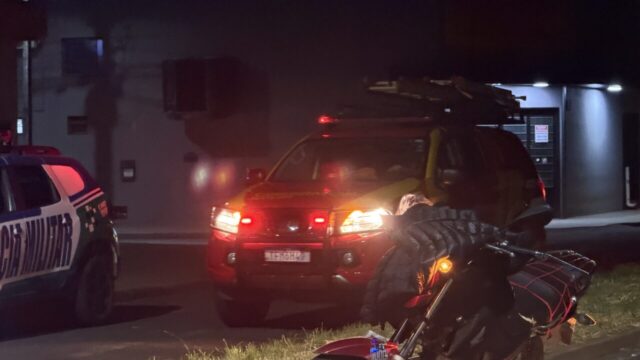 Motociclista fica ferida após acidente em cruzamento no bairro Ipanema, em Catalão