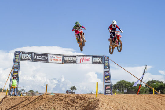 Motocross movimenta o sábado em Três Ranchos com treinos e primeiras provas oficiais