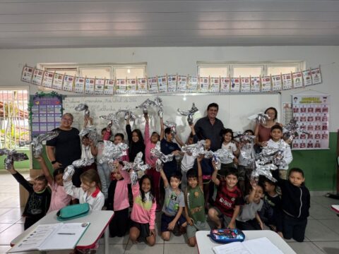 Prefeitura de Goiandira entrega 900 ovos de Páscoa a estudantes da rede municipal
