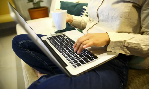 Estresse e assédio deixam de ser "problema pessoal" e entram nas normas de segurança do trabalho; medida entra em vigor nesta terça- feira, 26