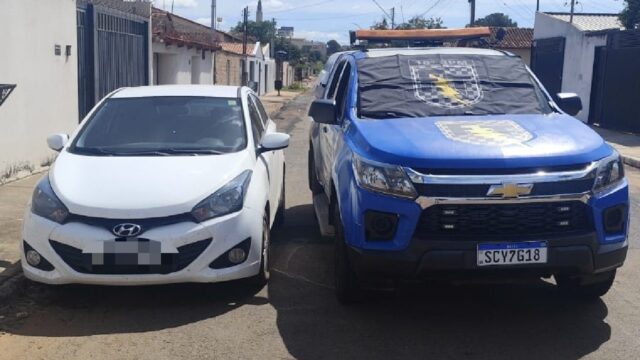 Veículo furtado é recuperado pela Força Tática no bairro Castelo Branco, em Catalão