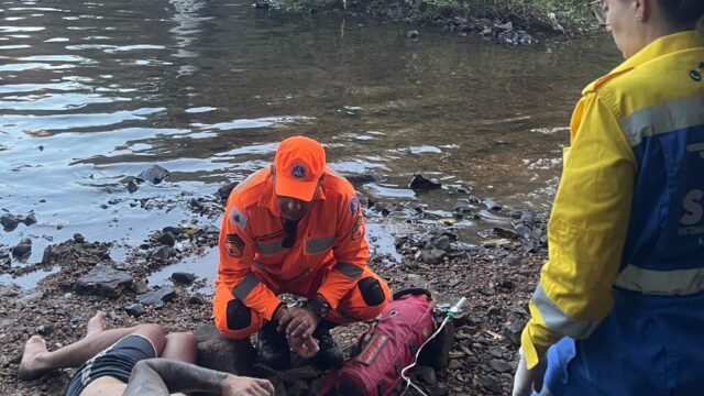 Homem é socorrido após princípio de afogamento em cachoeira de Uberlândia