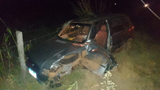 Colisão entre dois carros deixa homem ferido na MGC-354, em Vazante