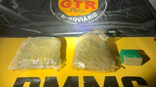 Adolescente é apreendida com flores de maconha em ônibus na MGC-452; mãe foi presa por envolvimento no tráfico