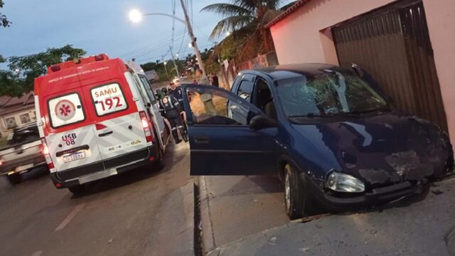 Motorista perde controle da direção e carro bate em muro de residência em Caldas Novas