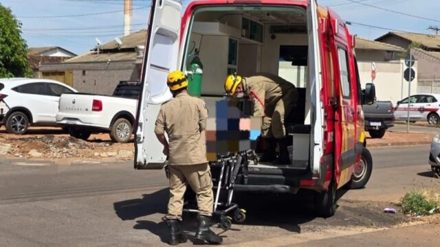 Jovem de 19 anos fica ferido após colisão entre caminhonete e motocicleta em Catalão