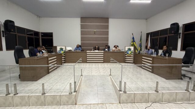 Vereadores apresentam requerimentos durante 12ª sessão ordinária da Câmara Municipal de Ouvidor