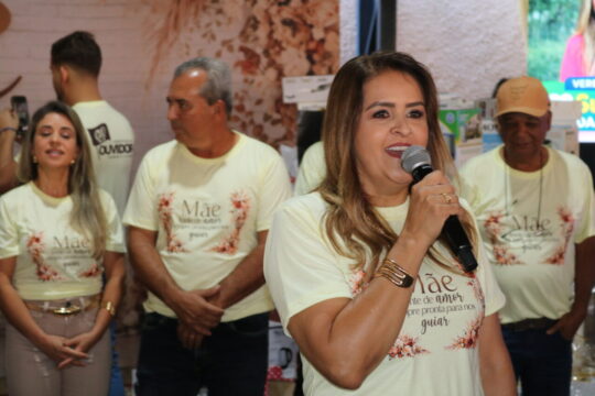 Prefeitura de Ouvidor realiza café da manhã em homenagem ao Dia das Mães com sorteio de moto 0 km