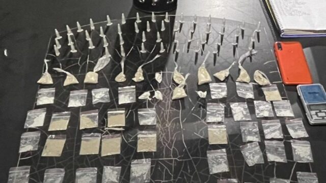 Suspeito é preso por tráfico de drogas após abordagem da CPE em Catalão; cocaína e balança de precisão foram apreendidas