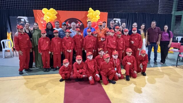 Formatura de 23 crianças marca terceira edição do PROEBOM Itinerante em Nova Aurora