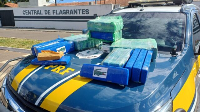 PRF apreende 50 kg de maconha e prende mulher em Trindade