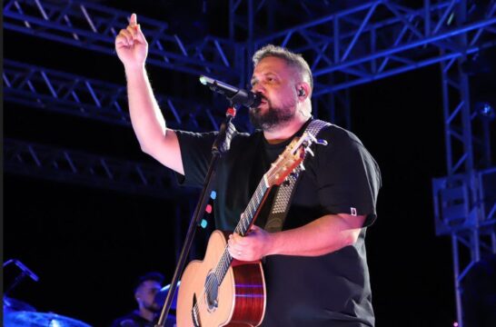 Cantor gospel Fernandinho se apresenta hoje (27) em Corumbaíba durante celebração do Dia do Evangélico e comemorações dos 114 anos da cidade