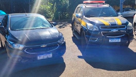 PRF recupera carro clonado e prende homem suspeito de furtar pneus na BR-050, em Catalão