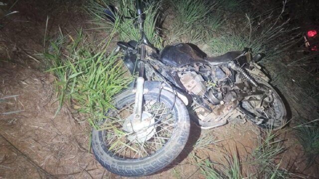 Motociclista fica gravemente ferido após colisão com carro na MG-190, em Monte Carmelo