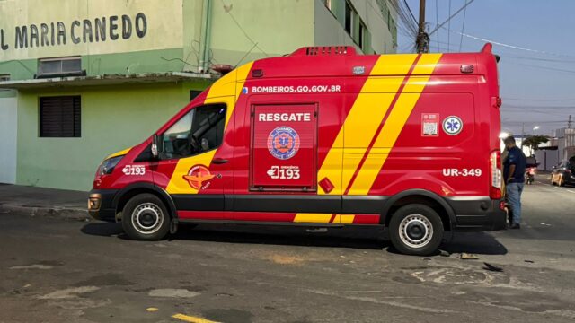 Motociclista fica ferido após colisão com utilitário e motorista foge sem prestar socorro em Catalão