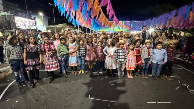 2º Arraiá da Prefeitura de Cumari reúne famílias e encanta público com apresentações de alunos da rede municipal