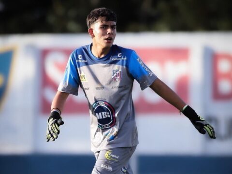 Goleiro de Catalão, Matheus Giacomini é vice-campeão goiano sub-17 pelo Trindade