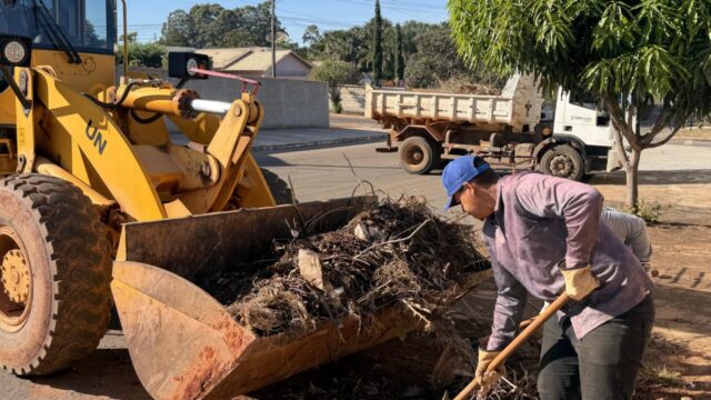Prefeitura de Campo Alegre intensifica serviços de limpeza urbana em todos os bairros da cidade