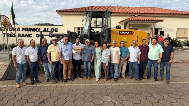 Três Ranchos conquista primeira pá carregadeira avaliada em mais de R$ 450 mil para reforçar infraestrutura