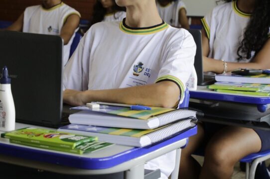 Goiás reduz em 44% o abandono escolar no ensino médio da rede estadual