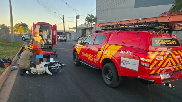Mulher fica ferida após colisão entre caminhonete e motocicleta no bairro Castelo Branco, em Catalão