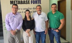 Sindicato Metabase recebe visita da equipe da Unimed Catalão para fortalecer parceria em saúde
