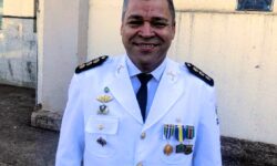 Coronel veterano da Polícia Militar celebra 61 anos e recebe homenagem em Catalão Coronel veterano da Polícia Militar celebra 61 anos e recebe homenagem em Catalão