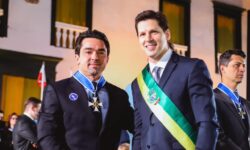 Secretário da Seinfra, Ricardo de Oliveira recebe Comenda da Ordem do Mérito Anhanguera Secretário da Seinfra, Ricardo de Oliveira recebe Comenda da Ordem do Mérito Anhanguera