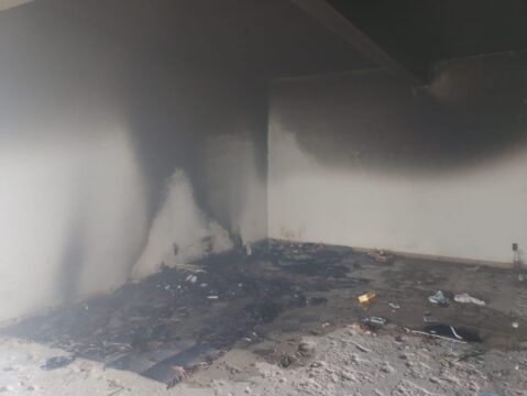Incêndio atinge prédio abandonado no Centro de Uberlândia; bombeiros suspeitam de ação criminosa