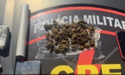 Homem é preso por suspeita de tráfico de drogas durante ação da CPE em Ouvidor