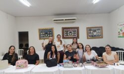 Prefeitura de Davinópolis promove curso de automaquiagem para servidoras da Saúde