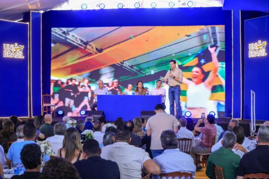 Em encontro com 40 prefeitos, Daniel Vilela pede empenho da base aliada