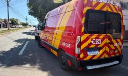 Motociclista fica ferido após colisão com carro no Bairro Santa Cruz, em Catalão Motociclista fica ferido após colisão com carro no Bairro Santa Cruz, em Catalão