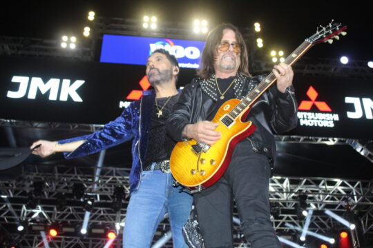 Edson & Hudson e DJ Dennis fazem história na segunda noite da Expo Catalão 2026 