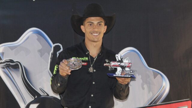 Leandro Henrique Machado conquista o título da montaria em touros na Expo Catalão 2026