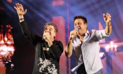 Cezar & Paulinho emocionam o público e marcam a penúltima noite de shows da Expo Catalão 2026; veja fotos