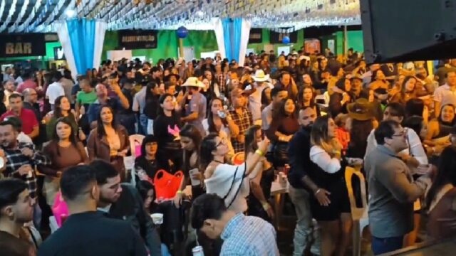 Garotos 100% encerra programação da festa neste sábado (04) com show na Quadra da Custódia