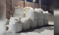 Quase 100 toneladas de fertilizantes são apreendidas por suspeita de adulteração em Araguari Quase 100 toneladas de fertilizantes são apreendidas por suspeita de adulteração em Araguari
