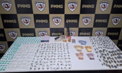 Homem é preso com drogas armazenadas em freezer durante ação da PM em Uberlândia