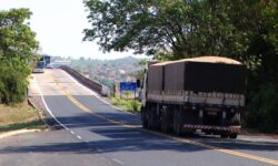 Ponte Quinca Mariano interditada: veja as rotas alternativas entre Uberlândia e Caldas Novas Ponte Quinca Mariano interditada: veja as rotas alternativas entre Uberlândia e Caldas Novas