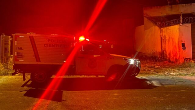 Homem é encontrado morto após pedir ajuda em residência e cair em via pública, em Catalão