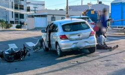 Motociclista fica ferido após acidente com carro no Centro de Catalão Motociclista fica ferido após acidente com carro no Centro de Catalão