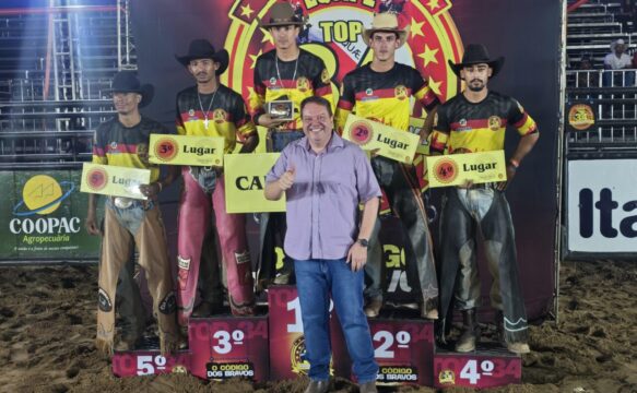 Filho da terra, Zezinho é campeão do rodeio em touros na 1ª Expo Corumbaíba 2026