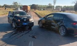 Acidente entre dois veículos é registrado no trevo das GO-020 e GO-330, em Urutaí Acidente entre dois veículos é registrado no trevo das GO-020 e GO-330, em Urutaí