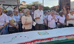 Catalão celebra 167 anos com corte do bolo e hasteamento das bandeiras Catalão celebra 167 anos com corte do bolo e hasteamento das bandeiras