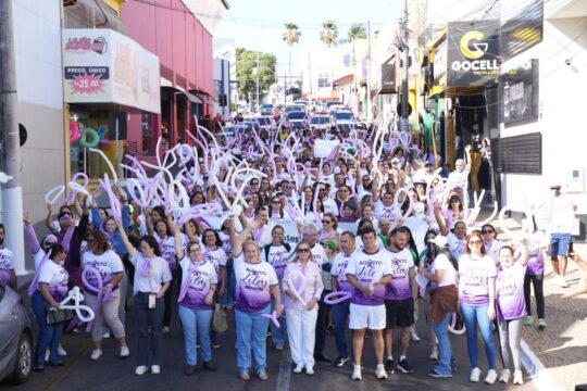 Prefeitura de Catalão realiza inédita caminhada e inicia programação estendida do Agosto Lilás