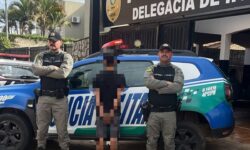Homem é preso em flagrante suspeito de agredir companheira em Ipameri Homem é preso em flagrante suspeito de agredir companheira em Ipameri