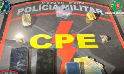 CPE prende dois suspeitos e apreende mais de 100 gramas de crack em Catalão CPE prende dois suspeitos e apreende mais de 100 gramas de crack em Catalão